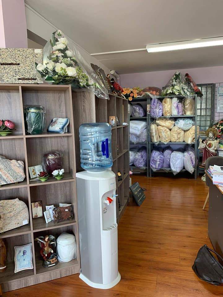 Intérieur boutique pompes funèbres K La Réunion