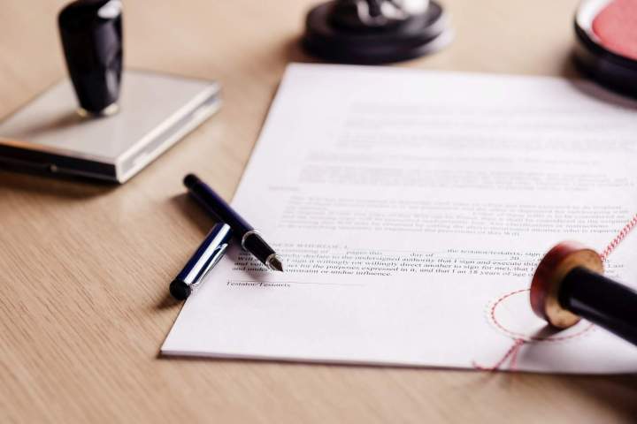 Signature contrat obsèques La Réunion